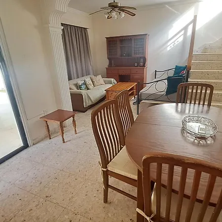 Miltos House * Larnaka