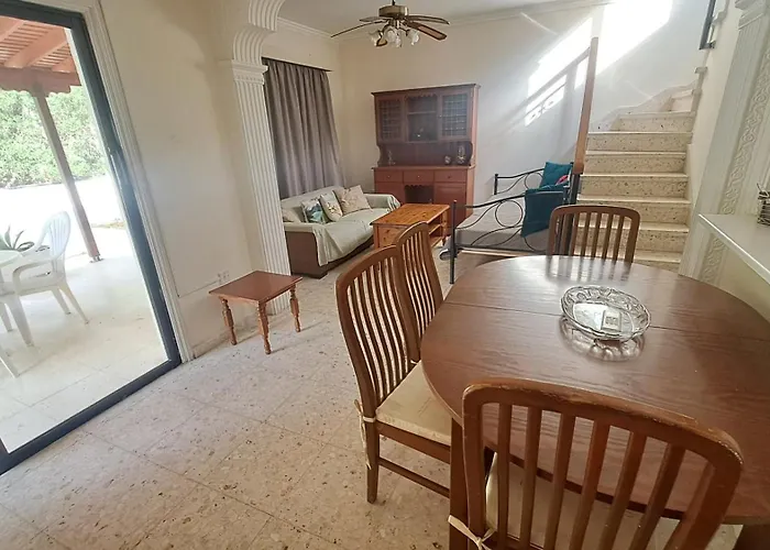 Miltos House * Larnaka